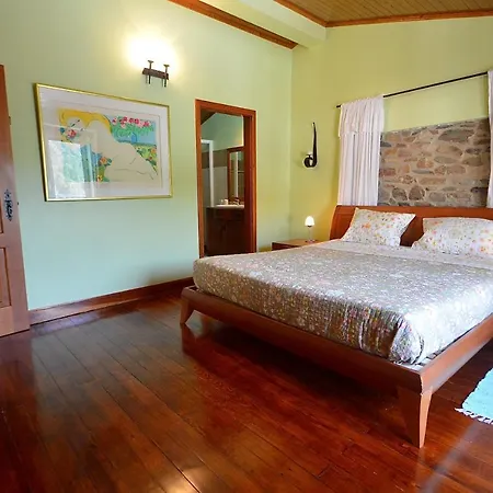 Casa Do Sapateiro Alojamento de Acomodação e Pequeno-almoço Serpins
